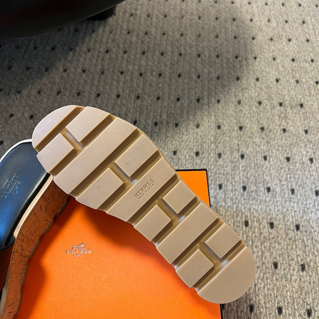 EZE SANDAL PLATFORM 85 MM IN BLACK CALFSKIN