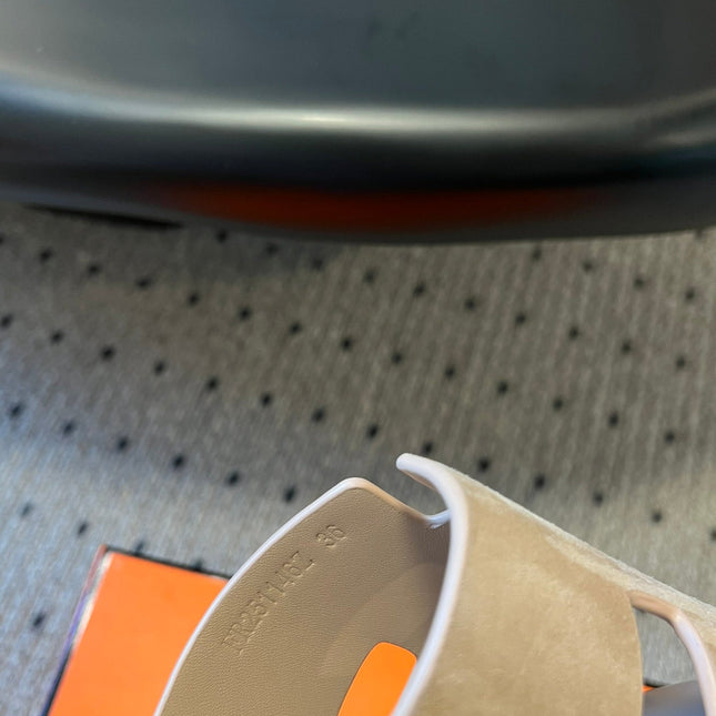 EZE SANDAL PLATFORM 85 MM IN PALE GRAY SUEDE