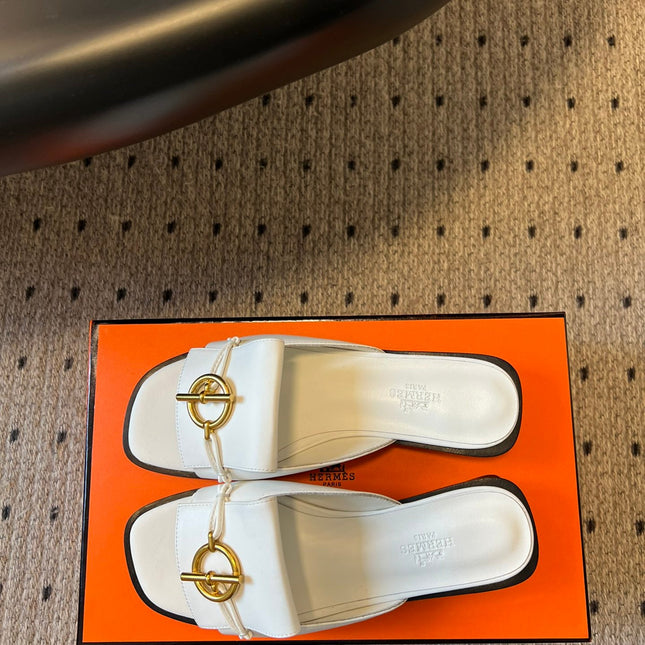 ILOT FLAT SANDAL IN WHITE CALFSKIN