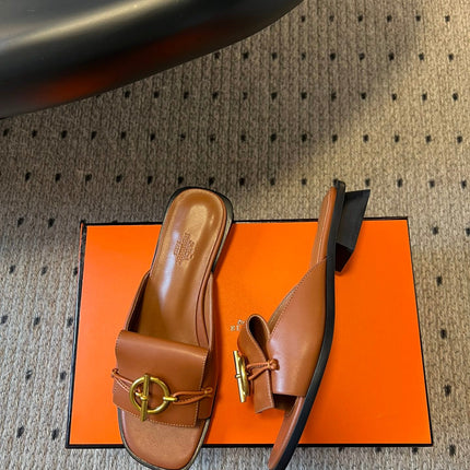 ILOT FLAT SANDAL IN BRONZE BROWN CALFSKIN