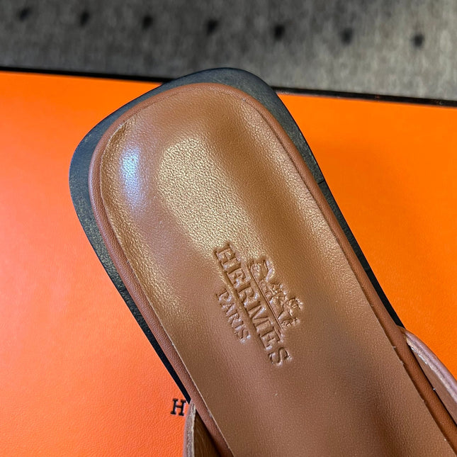 ILOT FLAT SANDAL IN BRONZE BROWN CALFSKIN