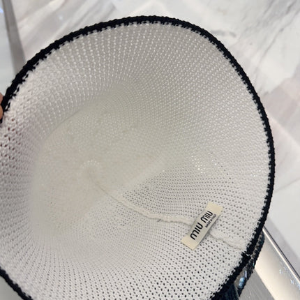MM BUCKET IN WHITE MESH FABRIC
