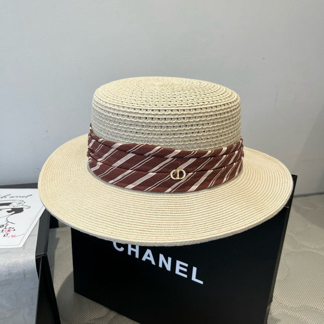 BOATER HAT IN LIGHT BEIGE RAFFIA