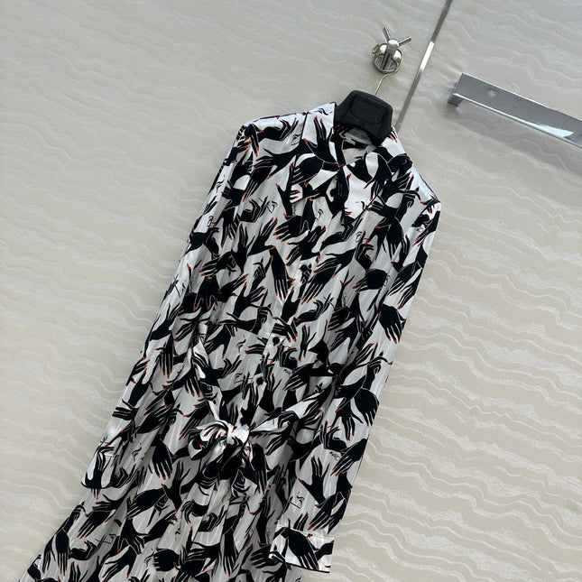DVF WHITE AND BLACK PRINTED SILK SHIRT DRESS