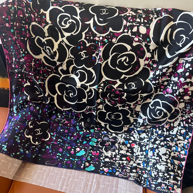 CHANEL 25S SCARF 90 IN SILK TWILL 700817