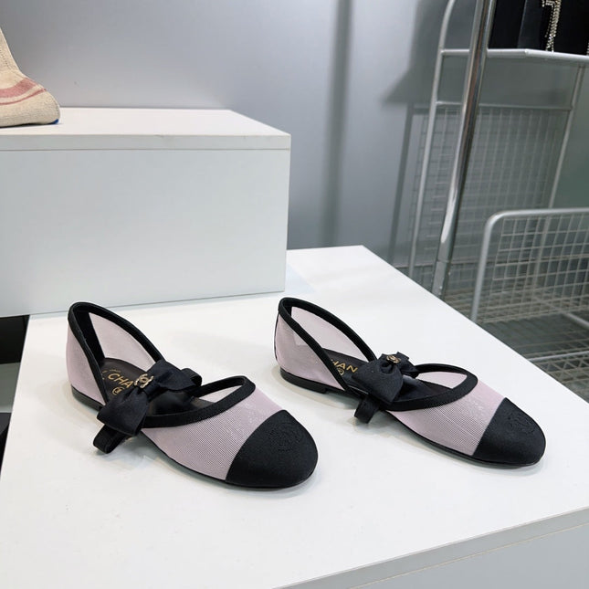 CHANEL FLAT MARY JANE SHOES 25S IN WHITE MIX BLACK MESH FABRIC EMBOSSED LOGO WITH BOW