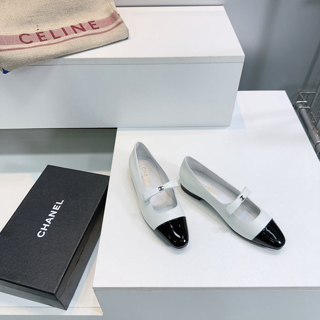 CHANEL FLAT MARY JANE SHOES 25S IN WHITE LAMBSKIN MIX BLACK GLOSSY WITH BOW