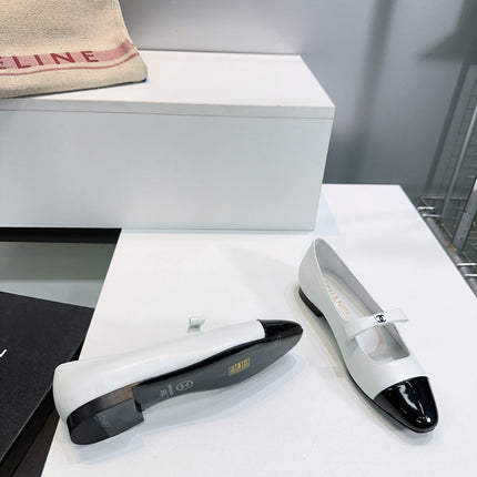 CHANEL FLAT MARY JANE SHOES 25S IN WHITE LAMBSKIN MIX BLACK GLOSSY WITH BOW