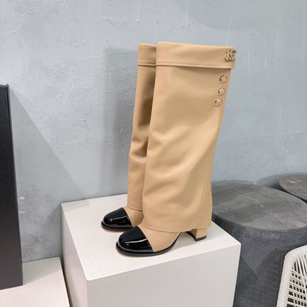 CHANEL HEELED KNEE-HIGH BOOTS 25S 85 MM IN BEIGE LAMBSKIN WITH GOLD HARDWARE