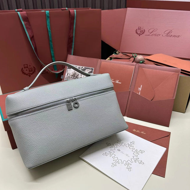 LP Extra Pocket L19 Grained Calfskin Light Blue Belle