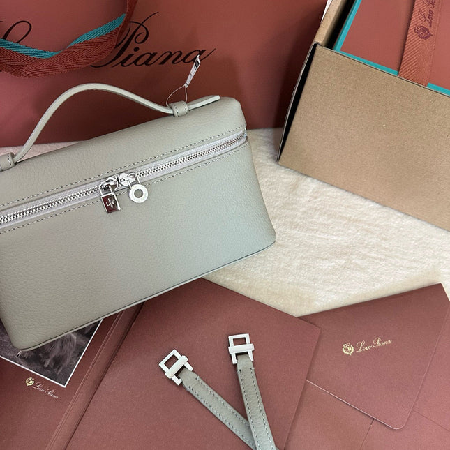 LP Extra Pocket L19 Grained Calfskin Light Blue Belle