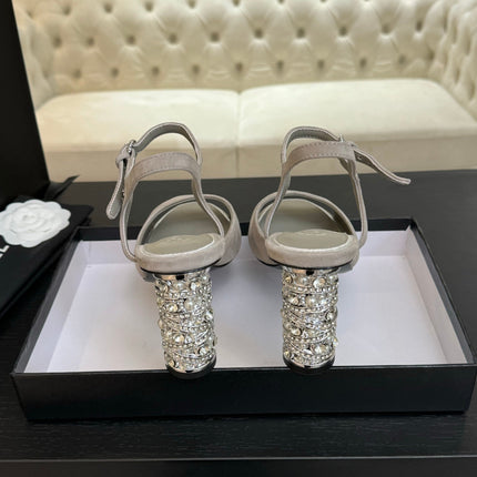 CC SUEDE KIDSKIN SANDAL IMITATION PEARLS GREY