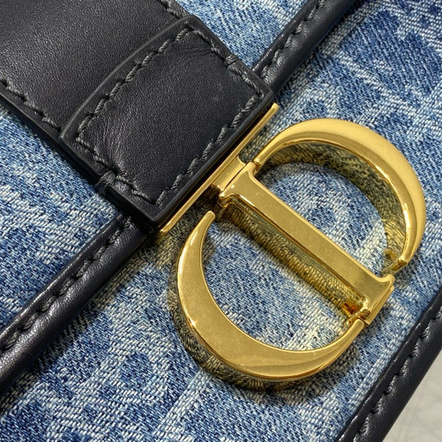 MONTAIGNE 21 BLUE JEAN EMBROIDERY