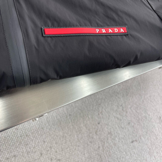 PRADA BLACK HOODED JACKET 652413