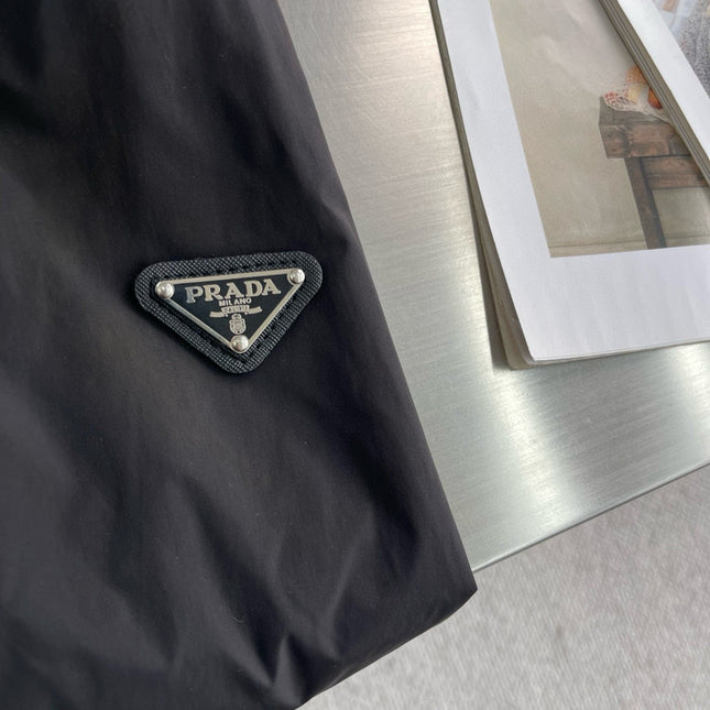 PRADA BLACK HOODED JACKET 652413