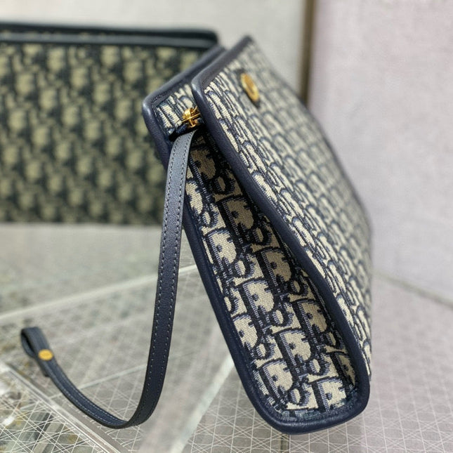 OBLIQUE BOOK TOTE 26 IN DARK BLUE MONOGRAM JACQUARD