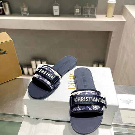 DWAY SLIDES IN NAVY BLUE WHITE CANVAS