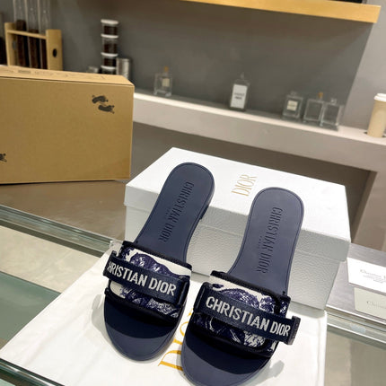 DWAY SLIDES IN NAVY BLUE WHITE CANVAS