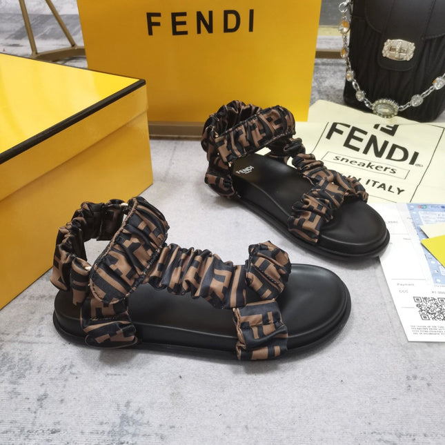 FE FEEL SANDALS IN BROWN AND BLACK FABRIC