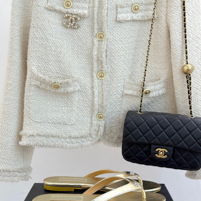 THONG SANDALS IN GOLD GLOSSY CALFKSIN EMBOSSED CRYSTAL