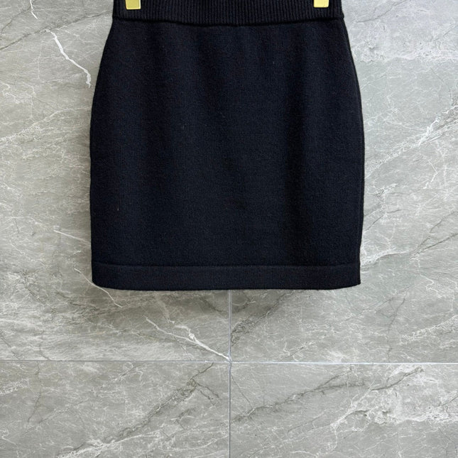 CC ICONIC SKIRT IN BLACK WOOL KNIT WITH FRONT POCKETS