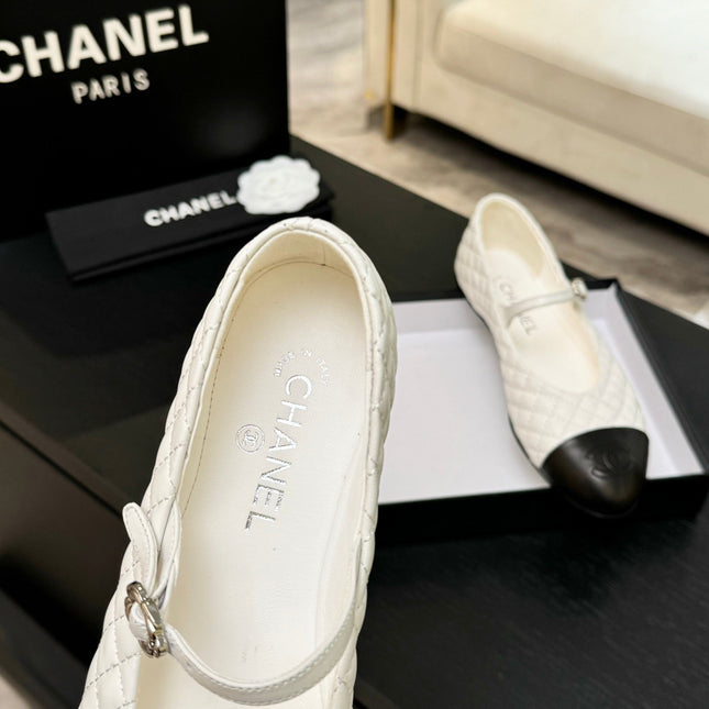 MARY JANE IN WHITE QUILTED LAMSKIN