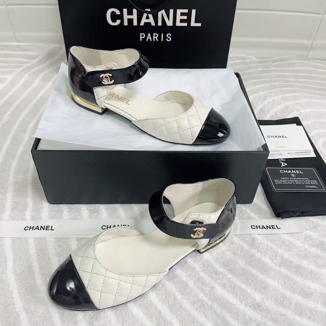 CC CLASSIC MARY JANE FLATS IN WHITE AND BLACK QUILTED CALFSKIN