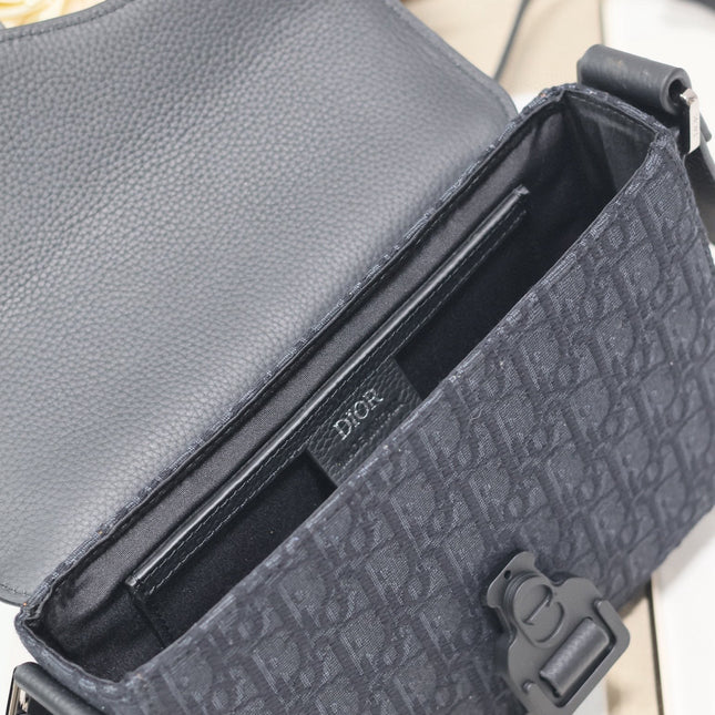 MEDIUM SADDLE MESSENGER BAG IN BLACK OBLIQUE JACQUARD AND BLACK GRAINED CALFSKIN