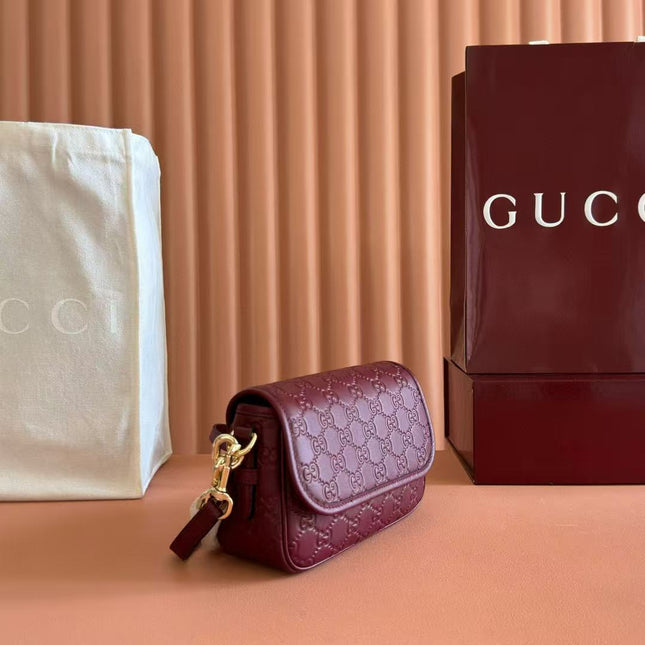 GG SHOULDER BAG 20 IN BURGUNDY RED EMBOSSED CALFSKIN