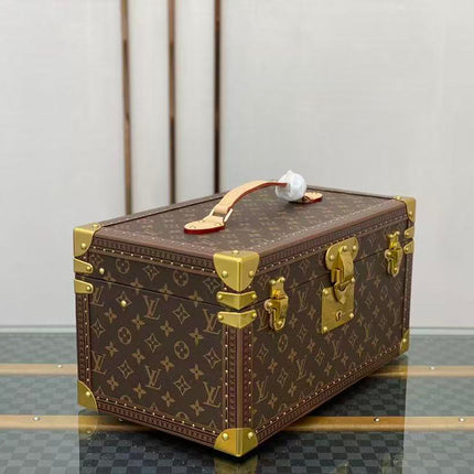 LV MAKEUP CASE 42 IN MONOGRAM PATTERN WITH MIRROR TP2