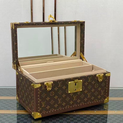 LV MAKEUP CASE 42 IN MONOGRAM PATTERN WITH MIRROR TP2