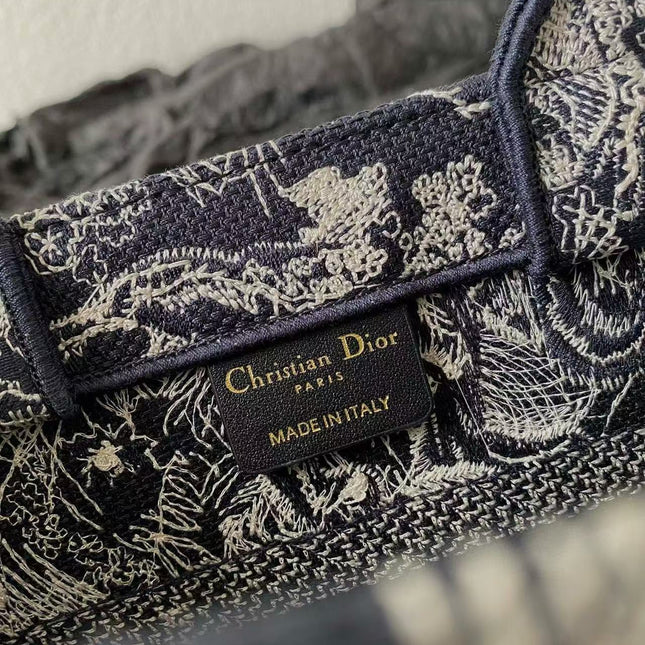 MISS SMALL TOTE 26 IN NAVY BLUE AND WHITE CANVAS