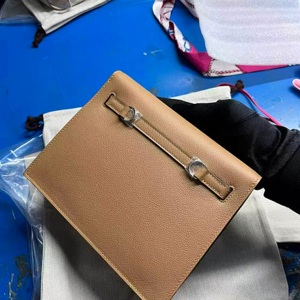 KELLY DANSE 22 TAN BROWN IN CALFSKIN SILVER HARDWARE