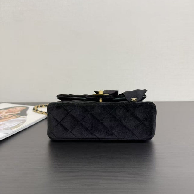 CC BOW FLAP BAG 20 IN BLACK VELVET TP3