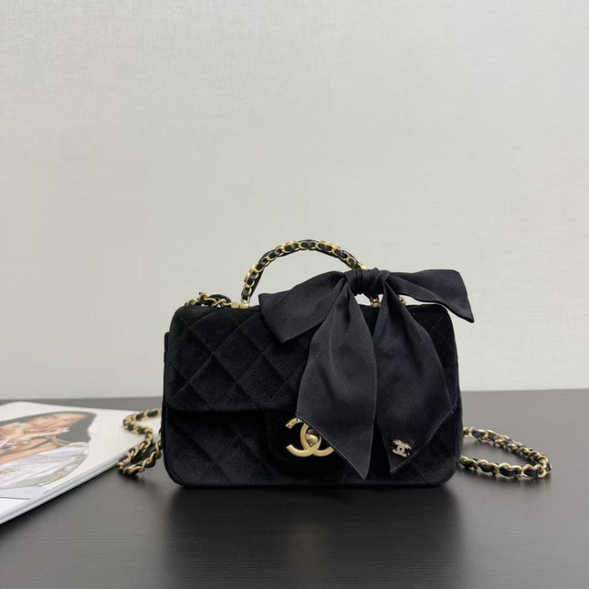 CC BOW FLAP BAG 20 IN BLACK VELVET TP3
