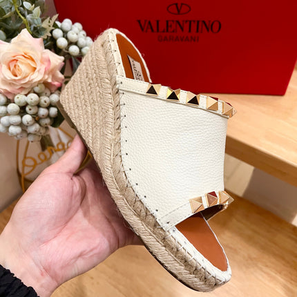 LACE-UP WEDGE SANDALS IN WHITE CALFSKIN WITH STUDS