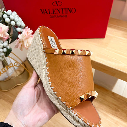 LACE-UP WEDGE SANDALS IN BRONZE BROWN CALFSKIN WITH STUDS