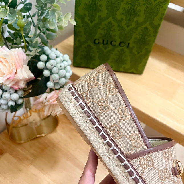 WOMEN'S ESPADRILLE WITH HORSEBIT IN BEIGE CANVAS