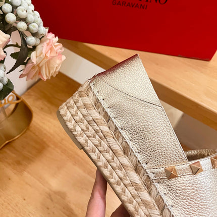 FLAT ESPADRILLE IN SILVER CALFSKIN 2 CM WITH STUDS