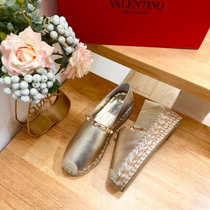 FLAT ESPADRILLE IN SILVER CALFSKIN 2 CM WITH STUDS