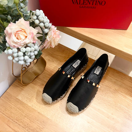 FLAT ESPADRILLE IN BLACK CALFSKIN 2 CM WITH STUDS