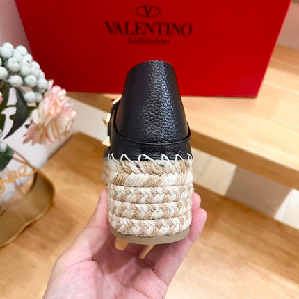 FLAT ESPADRILLE IN BLACK CALFSKIN 2 CM WITH STUDS