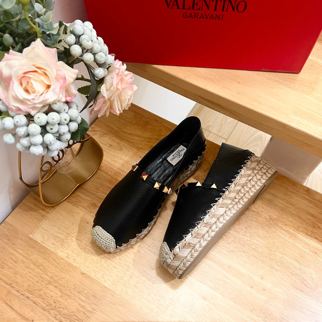 FLAT ESPADRILLE IN BLACK CALFSKIN 2 CM WITH STUDS