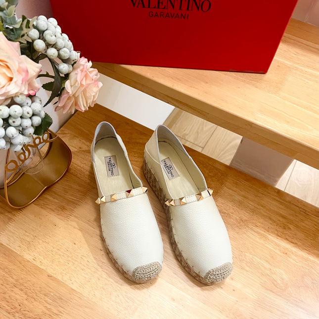 FLAT ESPADRILLE IN WHITE CALFSKIN 2 CM WITH STUDS