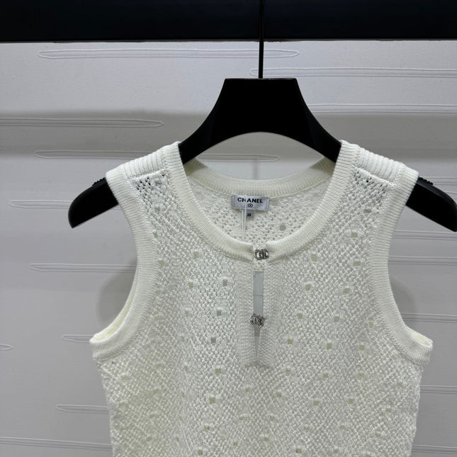 CHANEL SLEEVELESS OPEN-KNIT VEST 274858