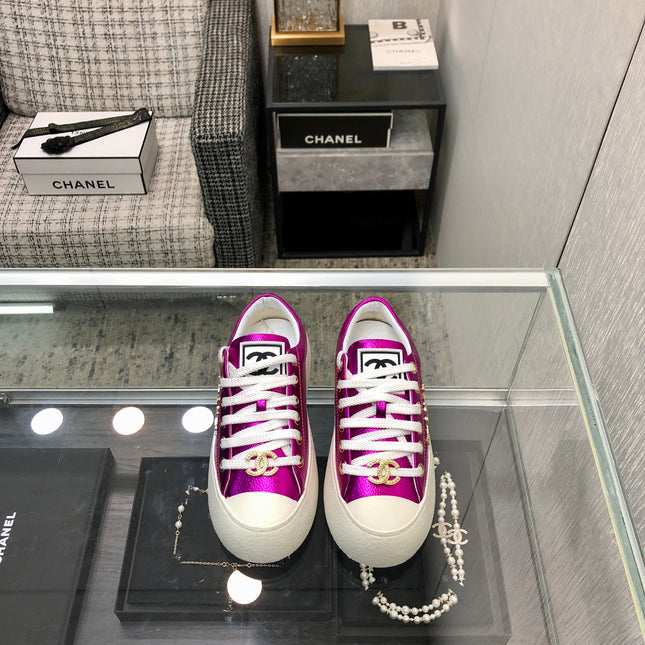 CASUAL SNEAKER IN MAGENTA PURPLE METALLIC LAMBSKIN WITH GOLD LOGO