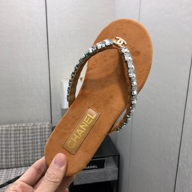 THONG SLIDE IN BRONZE BROWN SUEDE WITH WHITE CRYSTALS