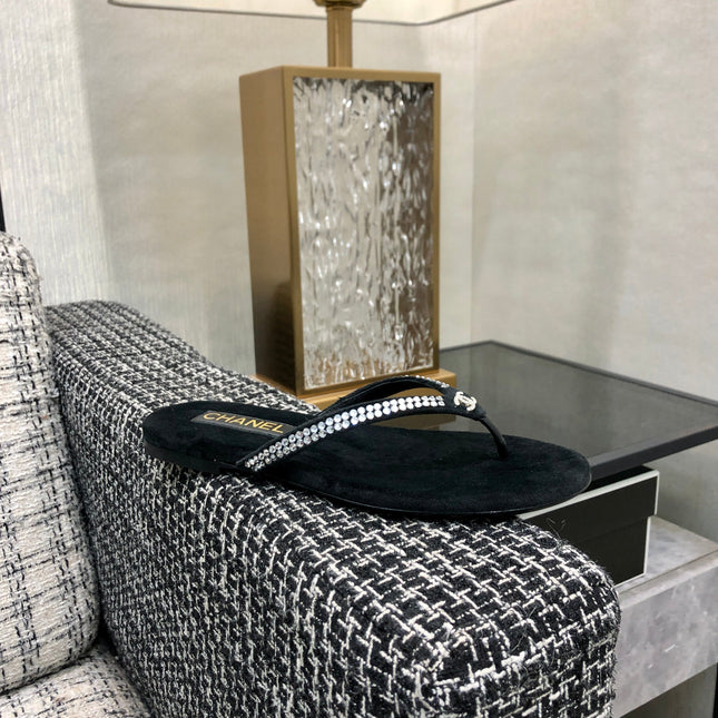 THONG SLIDE IN BLACK SUEDE WITH WHITE RHINSTONES