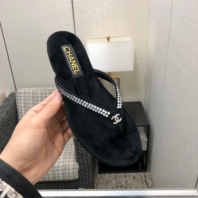 THONG SLIDE IN BLACK SUEDE WITH WHITE RHINSTONES
