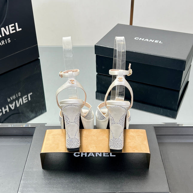 HIGH HEELS SANDAL 90 MM IN WHITE CALFSKIN AND STONE